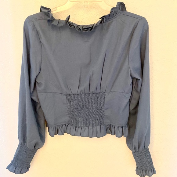 Pretty Rouched Blouse - Picture 3 of 3